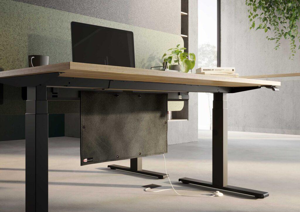 Infrarot Schreibtisch-Heizung in Schwarz mit Fußschalter